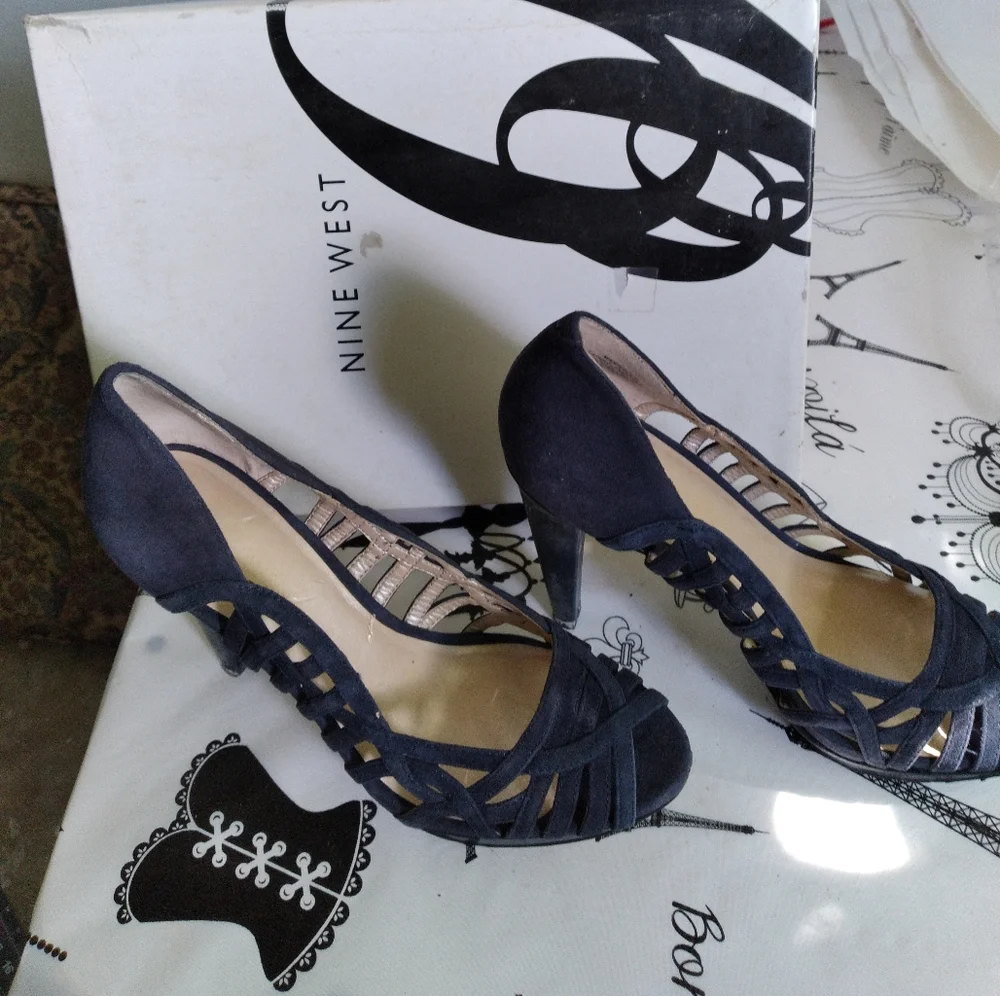 3.5 high heels sued - Picture 3 of 3